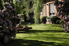 Property grounds - You are looking for peace and relaxation in the completely renovated former farmhouse (Frankenfeld)