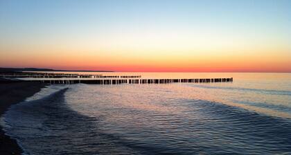 Upea asunto! Huippuluokan varusteltu ja vain 250 m Itämeren rannalta!