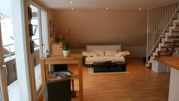 Dupleks | Area keluarga | TV layar datar