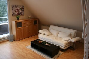 Maisonette | Wohnbereich | Flachbildfernseher