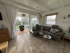 TV, DVD player, books - few minutes to the beach (Schleswig-Holstein)