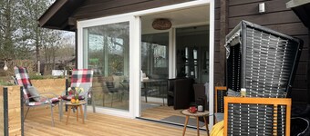 few minutes to the beach