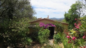 Exterior - child-friendly and ecological holiday home, 5 km away from the sea (Sanalv)