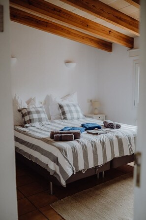 2 chambres, fer et planche à repasser, Wi-Fi gratuit, draps fournis