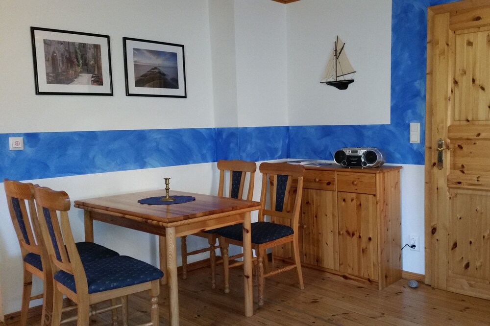 Near the Baltic Sea (800m) holiday apartment in Wustrow, quiet central location