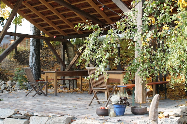 Bühne im Casa Cara Garten