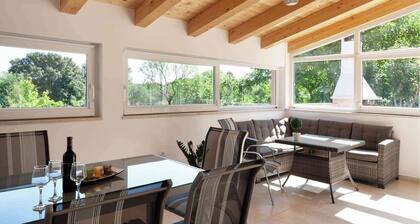Ferienhaus mit Whirlpool und Klimaanlage