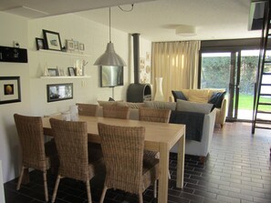 Smart TV, fireplace, DVD player, table football - Family holiday home in Park Aquadelta directly on the Grevelingen sea for 5 FREE W-LAN (Bruinisse)