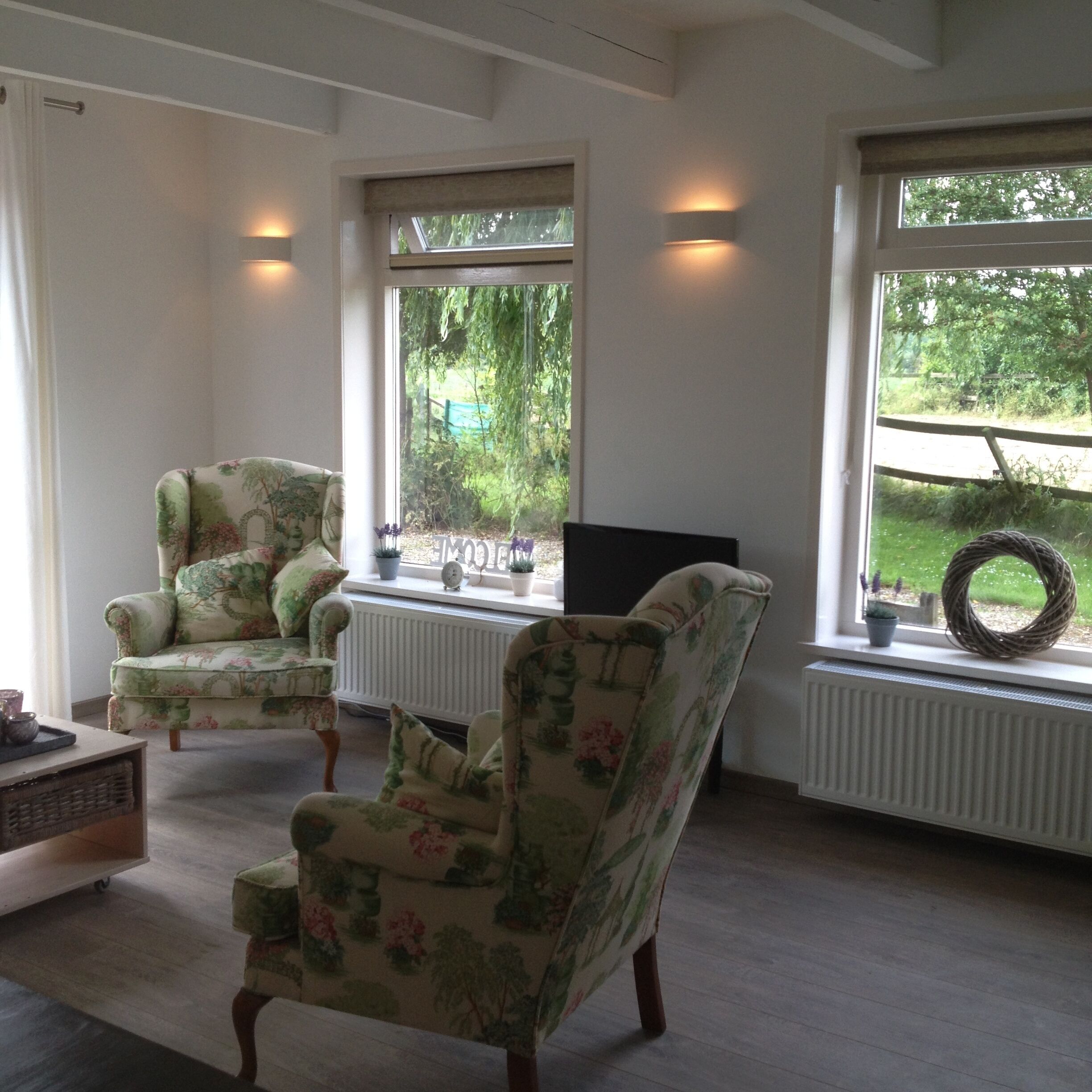 Luxurious and romantic cottage in the countryside only 2 miles from the sea.