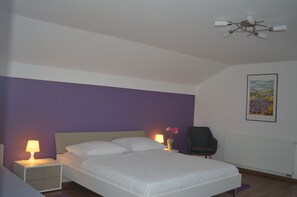 4 Schlafzimmer, Bügeleisen/Bügelbrett, Reisekinderbett, WLAN