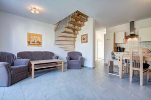 TV - Vacation home Heimchen 3-2 bedrooms up to max. 4 pers. and 1 baby - Heimbürgers (Trassenheide)