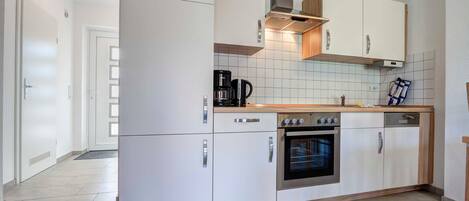 Frigorifero, microonde, forno, lavastoviglie