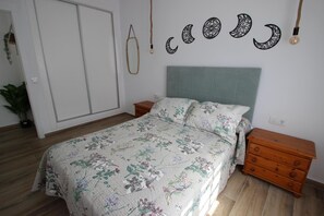 2 bedrooms, WiFi, bed sheets