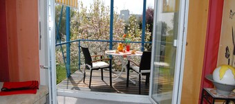 Eksklusiv lejlighed ved søen i et boligkompleks med en parklignende have