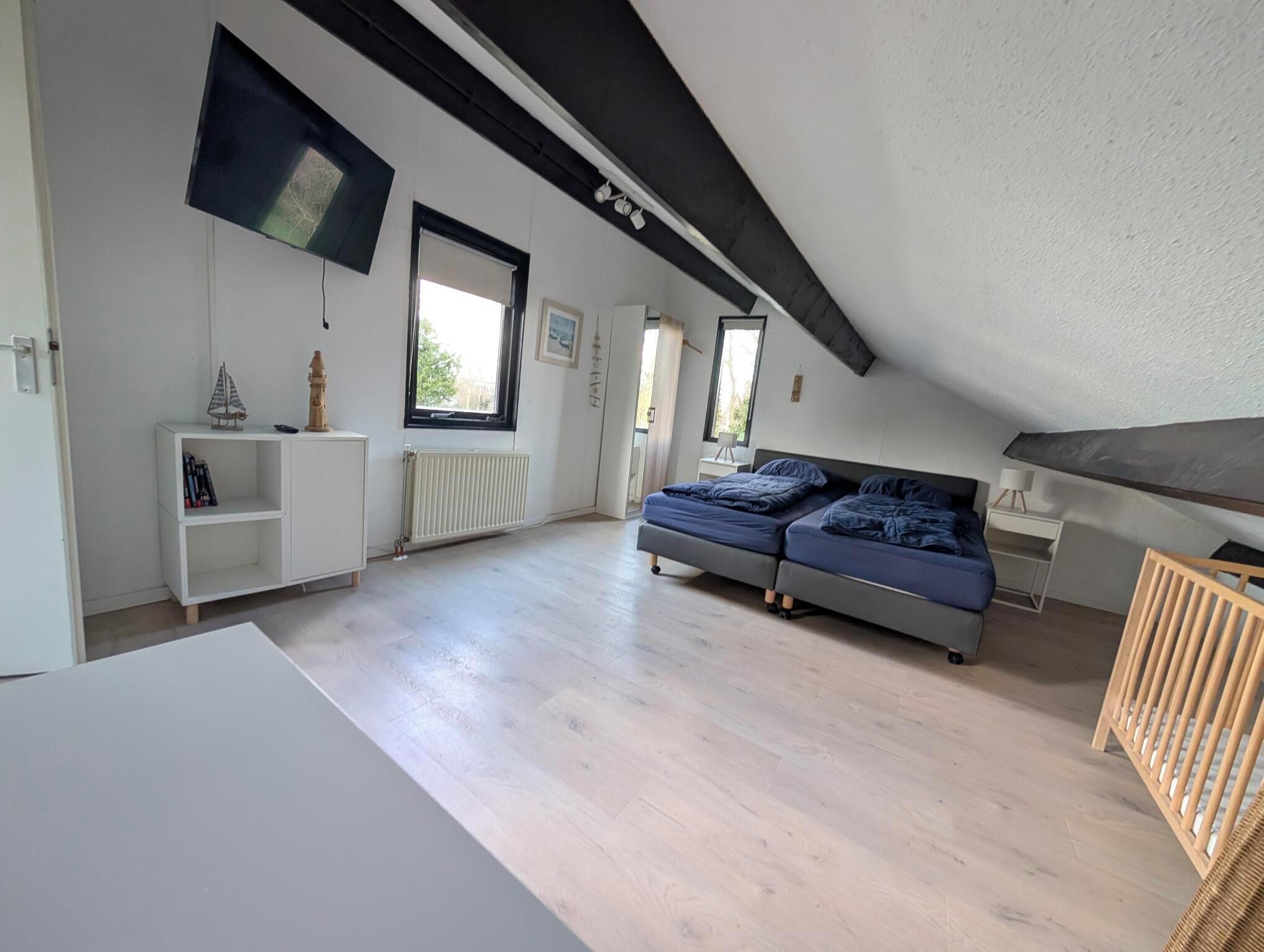 3 slaapkamers, een bureau, reisbedje, gratis wifi