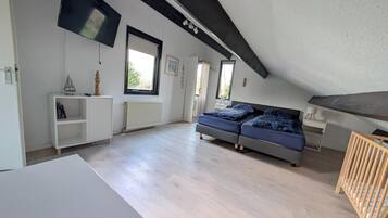 3 slaapkamers, een bureau, reisbedje, gratis wifi