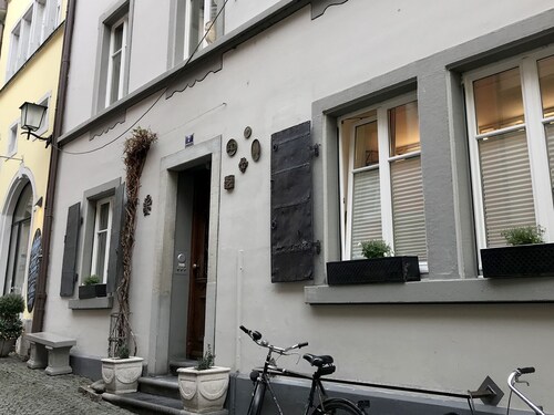 Vastikään remontoitu vanha kaupunki kartano, Lindau Island, antelias ja tyylikäs