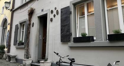 Vastikään remontoitu vanha kaupunki kartano, Lindau Island, antelias ja tyylikäs