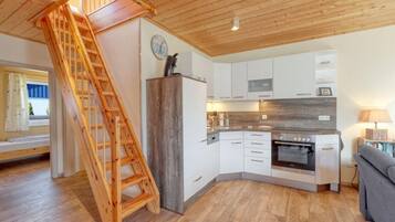 KĂŒhlschrank, Mikrowelle, Ofen, Herdplatte