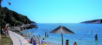 New, modern vacation home***** Close to the sea - quiet location with pool - pure nature