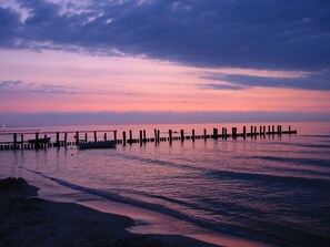 Una spiaggia nelle vicinanze