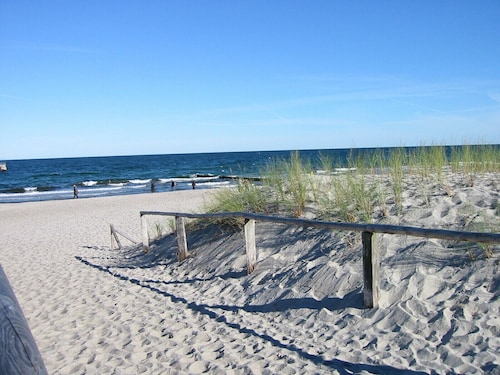 Lichtdurchflutete, komfortable Fewo in zentraler, ruhiger Lage - strandnah