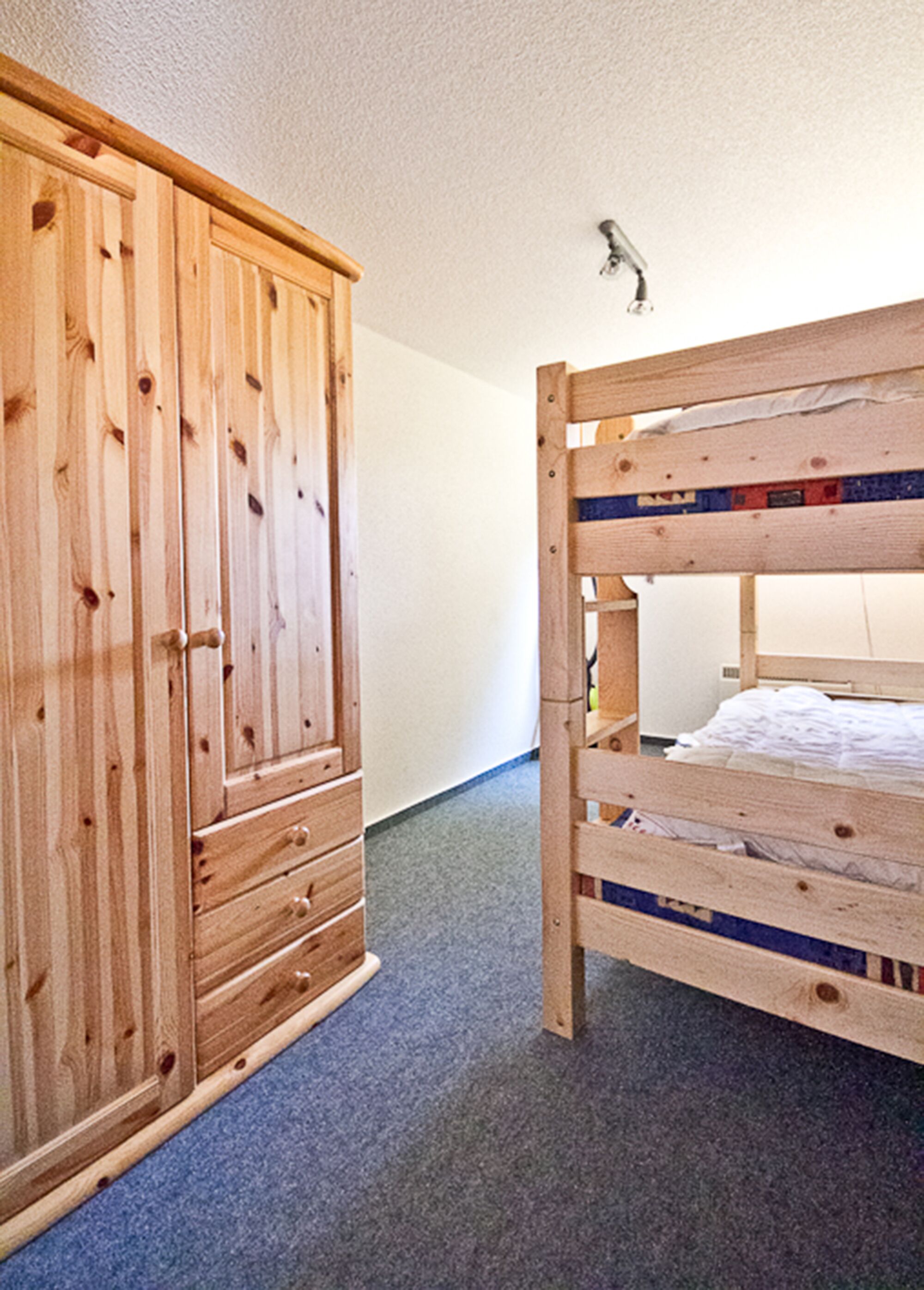 Idyllic holiday home in the nature near the lake (NO. 4)