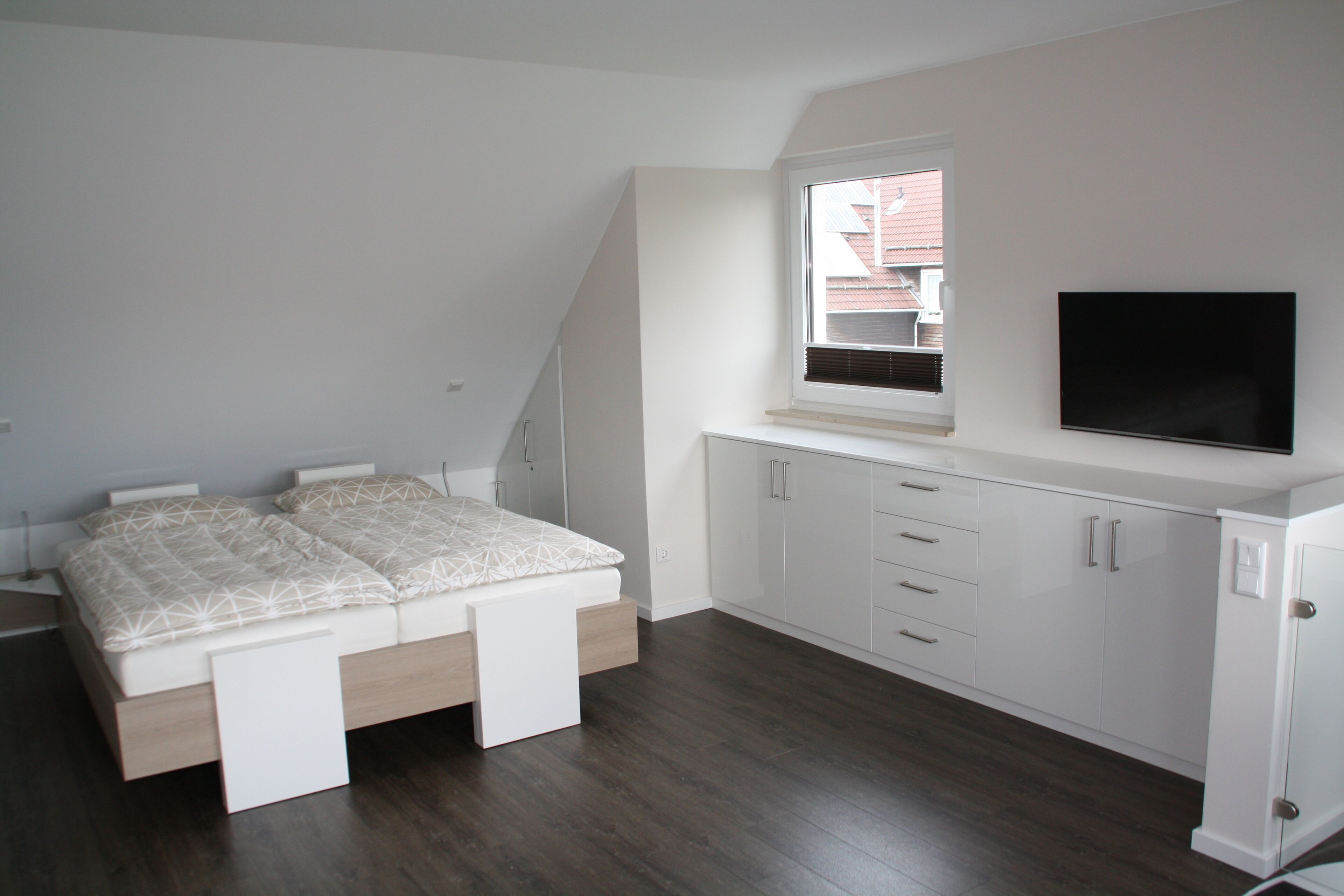 New !! Bright, high quality renovated 3 room apartment, fantastic view