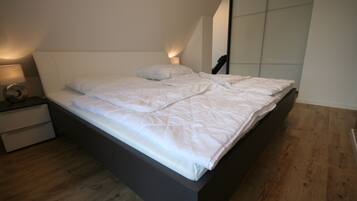 4 bedrooms, travel cot, free WiFi