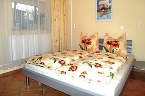 1 bedroom, free WiFi, bed sheets