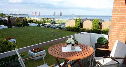 Dream sea view apartment i. d. 1st row, underground parking, pool u. beach chair