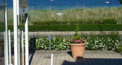 Unelma merinäköala huoneisto i. d. 1. krs, Maanalainen, allas u. ranta tuoli