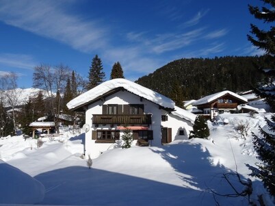 Tyrolean country house in Seefeld, cozy, can be lived in alone, quiet, close to the center.
