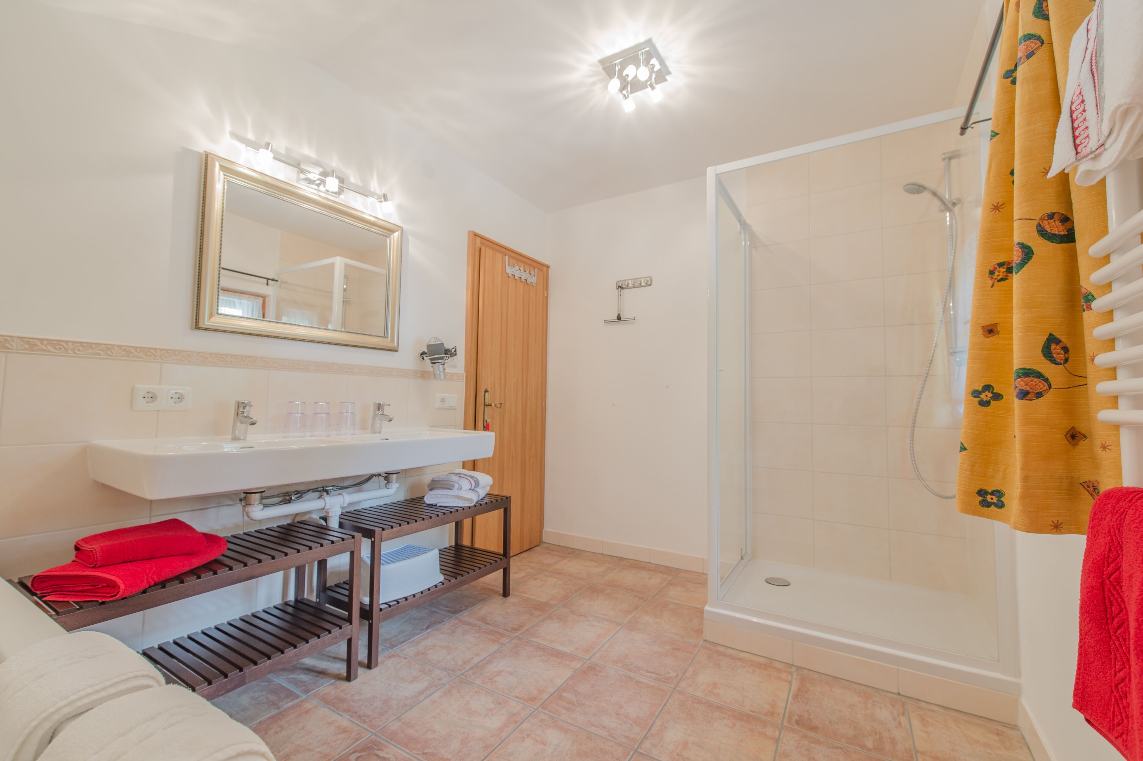 Combined shower/bathtub, hair dryer, towels, soap