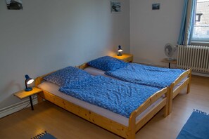 2 bedrooms, WiFi, bed sheets