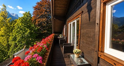 Cozy, sunny & newly renovated apartment with a view of the Zugspitze - 4 stars