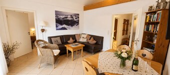Cozy, sunny & newly renovated apartment with a view of the Zugspitze - 4 stars
