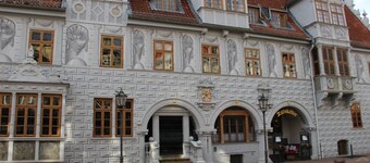 EXCLUSIVE APARTMENT CENTER NOW