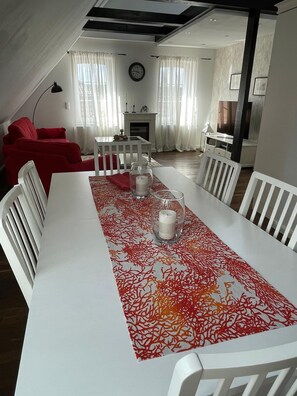 Dining - EXCLUSIVE APARTMENT CENTER NOW (Celle)