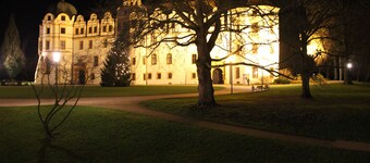 EXCLUSIVE APARTMENT CENTER NOW