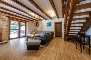 Smart TV, fireplace, DVD player, table football