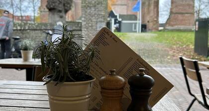 Ground floor apartment with south-facing terrace 100 m from the beach