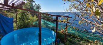 Quiet house in a stone village with panoramic sea views