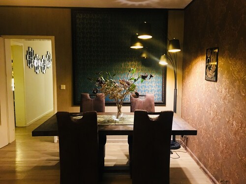 Lujo y acogedor con vista a la ciudad.