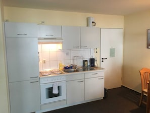 Refrigerador, microondas, horno y congelador