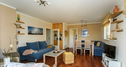 Gode Tiden' großzügige Komfort-Wohnung mit 2 Duschbädern und Balkonen, u. Wlan