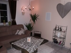 TV, fireplace, DVD player, books - Take a few days blue, in the holiday home Blue (Berlingen)