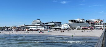 Godt vedlikeholdt og nær stranden leilighet, 2 soverom, balkong, internett, Grömitz / Østersjøen
