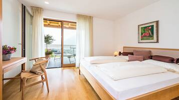 2 bedrooms, in-room safe, iron/ironing board, travel crib