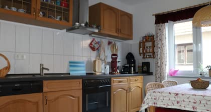 Willkommen in der Ferienwohnung âHinter den sieben Bergenâ in Tambach-Dietharz.